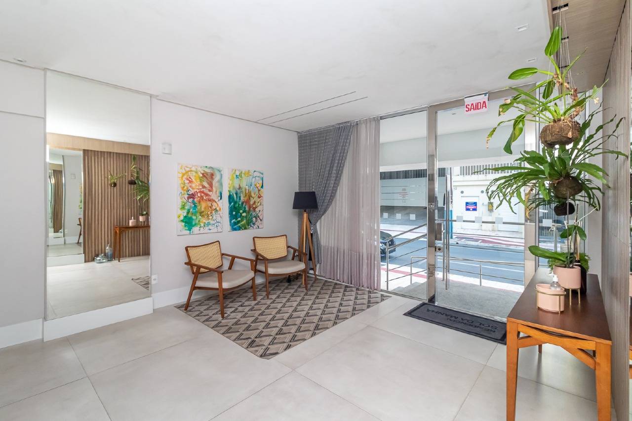 Foto do imóvel Apartamento no Centro de Balneário Camboriú com Home Office + 02 Suítes á venda no Edifício Sol da Manhã