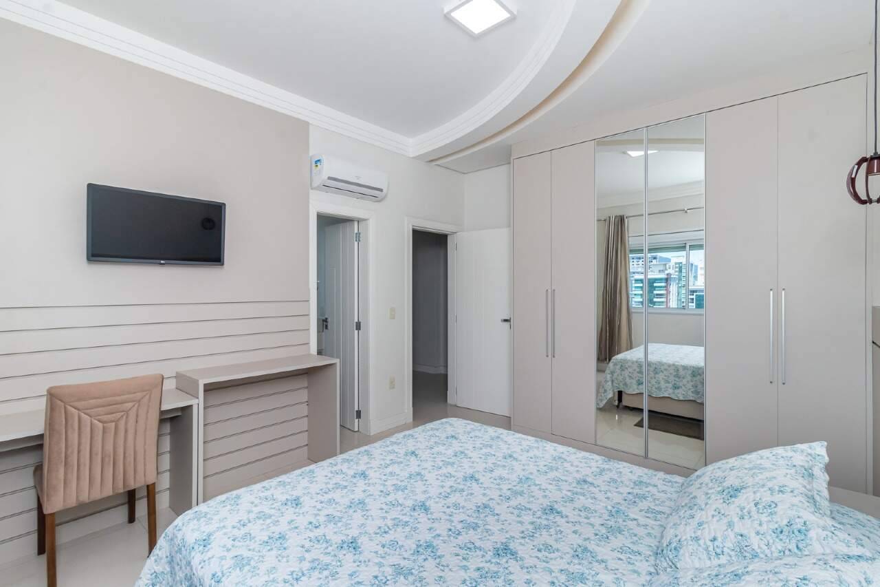 Foto do imóvel Apartamento 5 suítes no Edifício Imperial Palace em Itapema – 300m² mobiliado