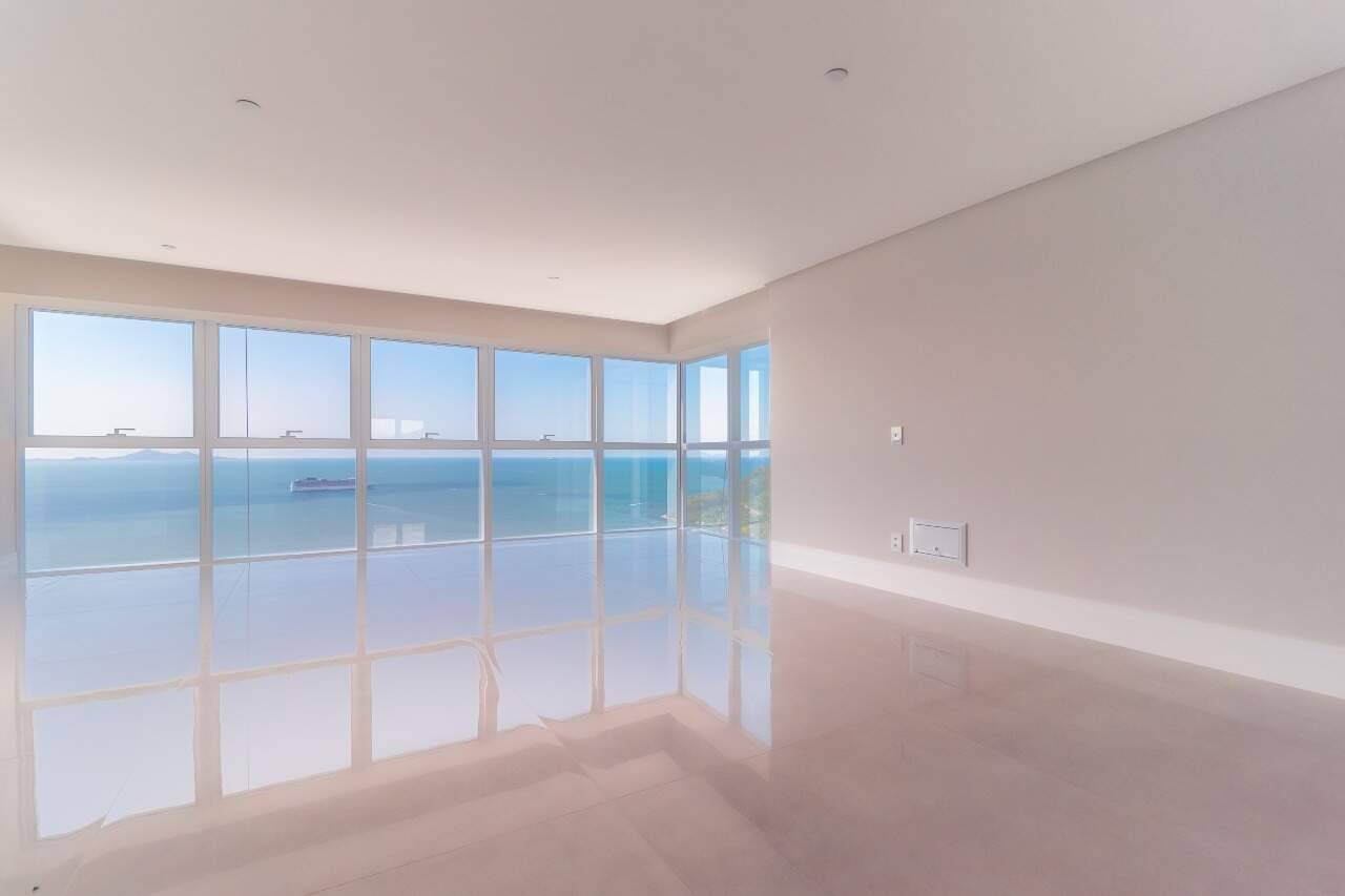 Apartamento com 4 Suítes no One Tower na Barra Sul em Balneário Camboriú