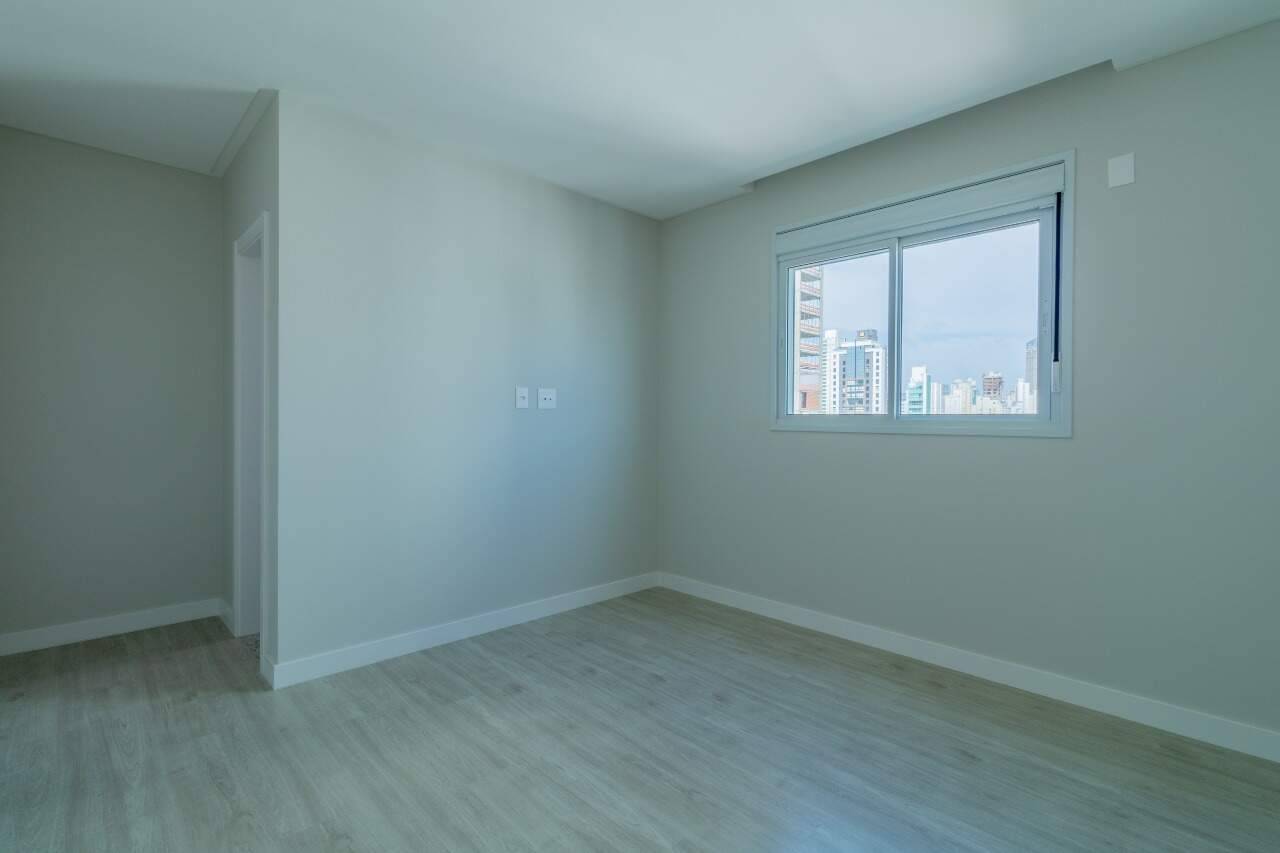 Foto do imóvel Apartamento com 03 suítes no Edifício Exuberance á venda em Balneário Camboriú