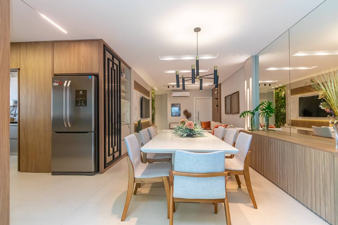 Foto do imóvel Apartamento Mobiliado com 3 Suítes no Edifício Isis Dellagnelo em Meia Praia