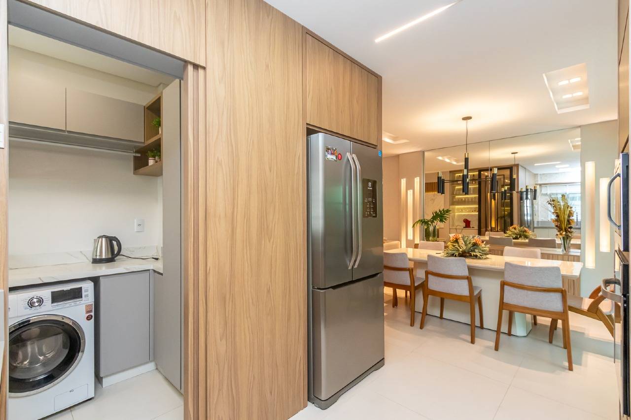 Foto do imóvel Apartamento Mobiliado com 3 Suítes no Edifício Isis Dellagnelo em Meia Praia
