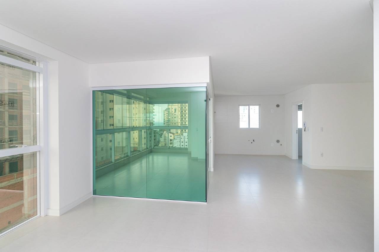 Foto do imóvel Apartamento com 4 Suítes no Edifício Orion Residence em Meia Praia