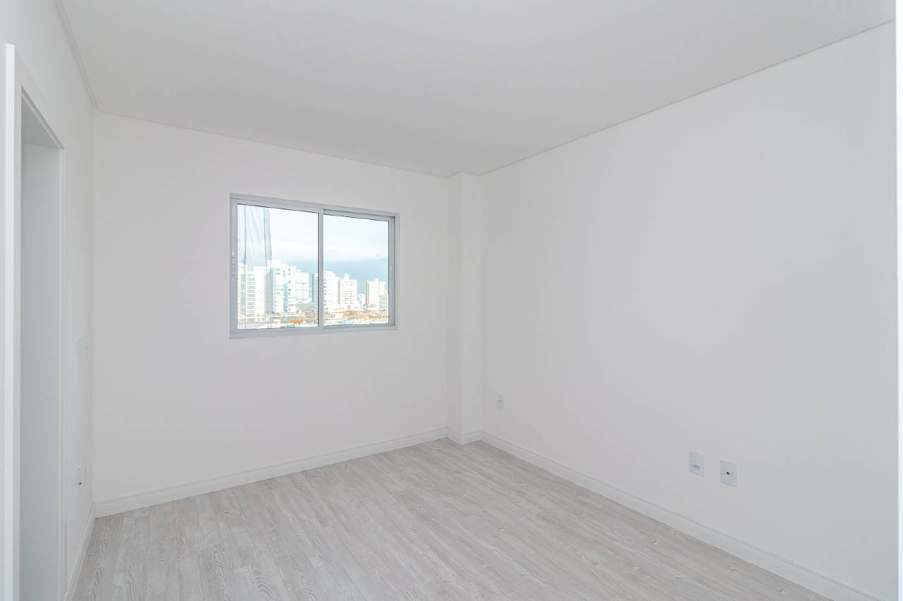 Foto do imóvel Apartamento com 4 Suítes no Edifício Orion Residence em Meia Praia
