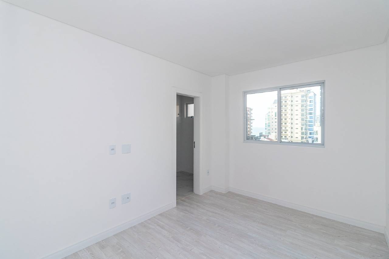 Foto do imóvel Apartamento com 4 Suítes no Edifício Orion Residence em Meia Praia