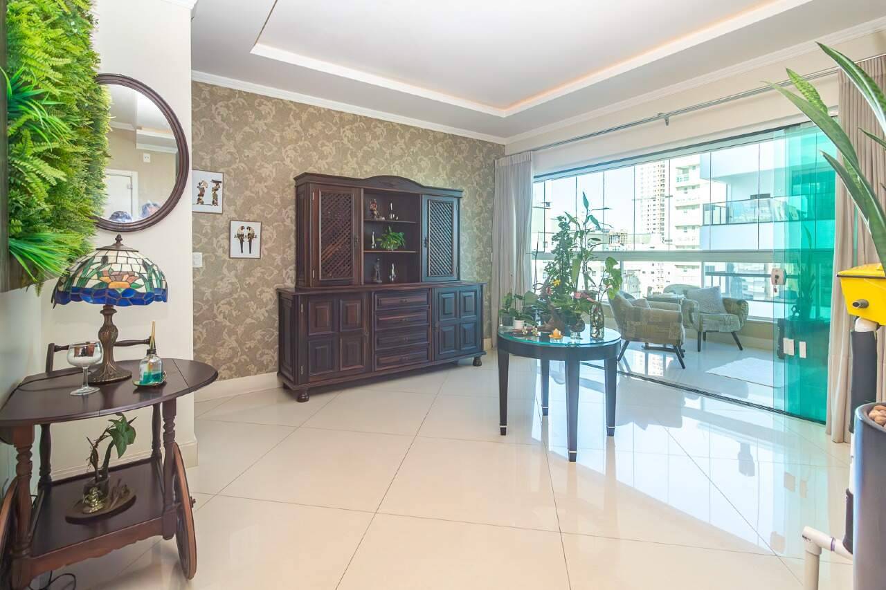 Foto do imóvel Apartamento 4 Suítes no Harmony Palace na Meia Praia Itapema