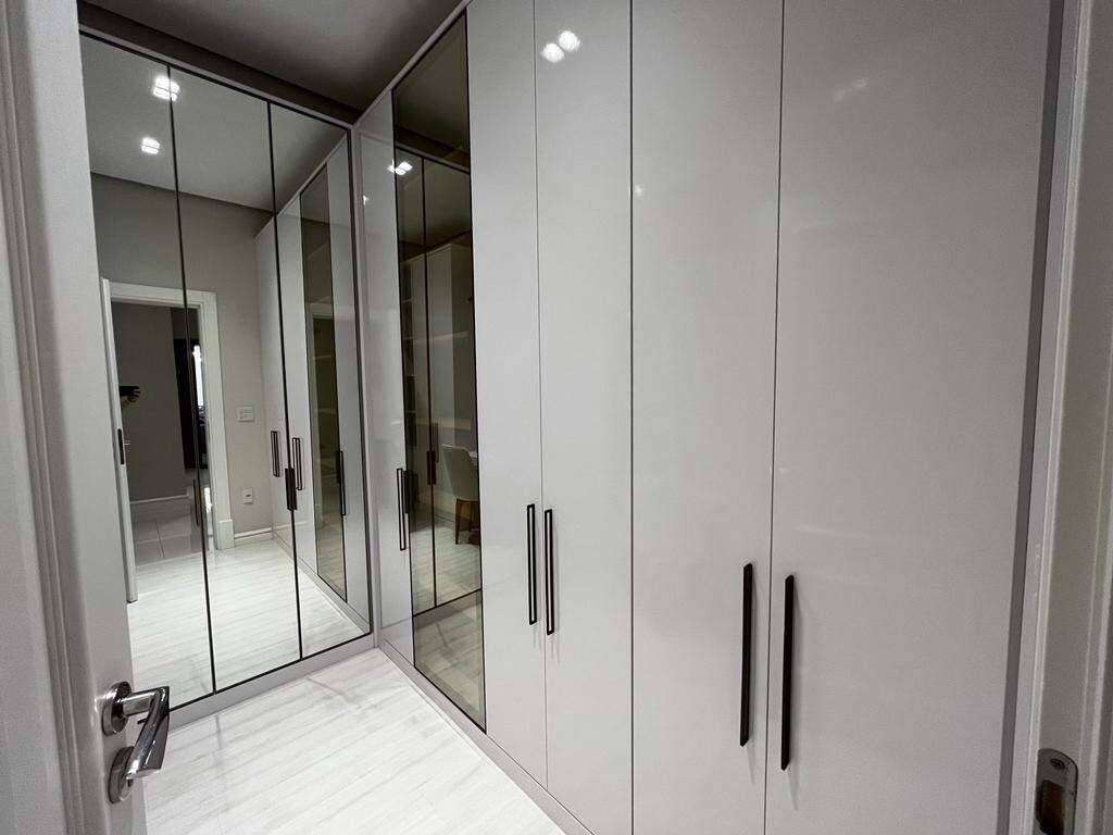 Foto do imóvel Apartamento Mobiliado no Magnifique Imperiale com 190m², 4 Suítes, Varanda e 3 Vagas em Meia Praia – Itapema
