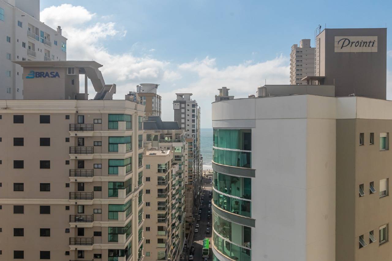 Foto do imóvel Apartamento à venda no Edifício Dom Benedito em Meia Praia – 3 suítes e 2 vagas