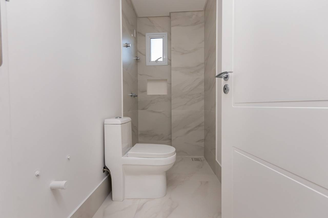 Foto do imóvel Apartamento 4 suítes no Edifício La Belle – 196m² a 60m do mar em Meia Praia, Itapema