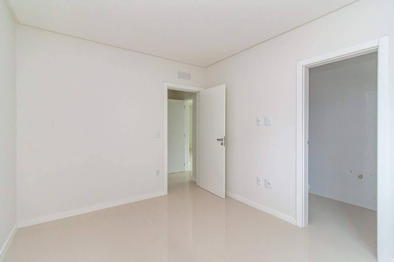 Foto do imóvel Apartamento com 3 suítes em Meia Praia, Itapema/SC.