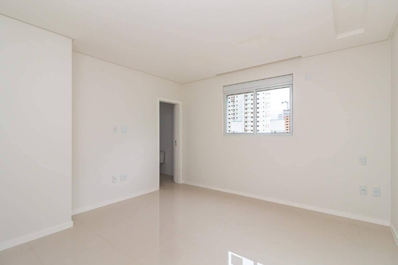 Foto do imóvel Apartamento com 3 suítes em Meia Praia, Itapema/SC.