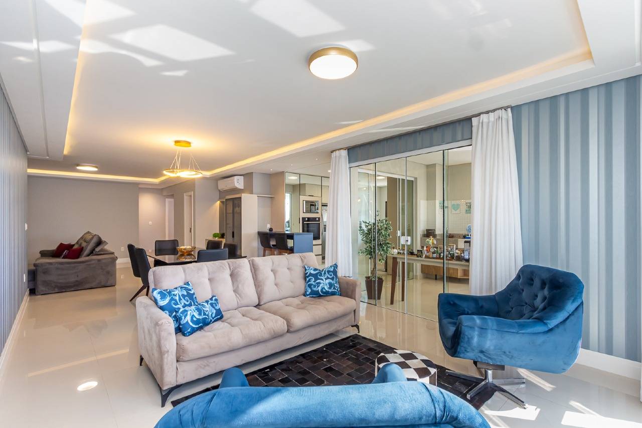 Apartamento com 3 suítes 170m² no Mar das Arábias na Meia Praia em Itapema