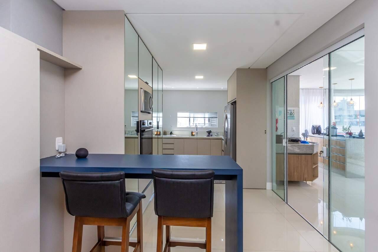 Foto do imóvel Apartamento 3 suítes no Edifício Mar das Arábias em Meia Praia Itapema – 170m²
