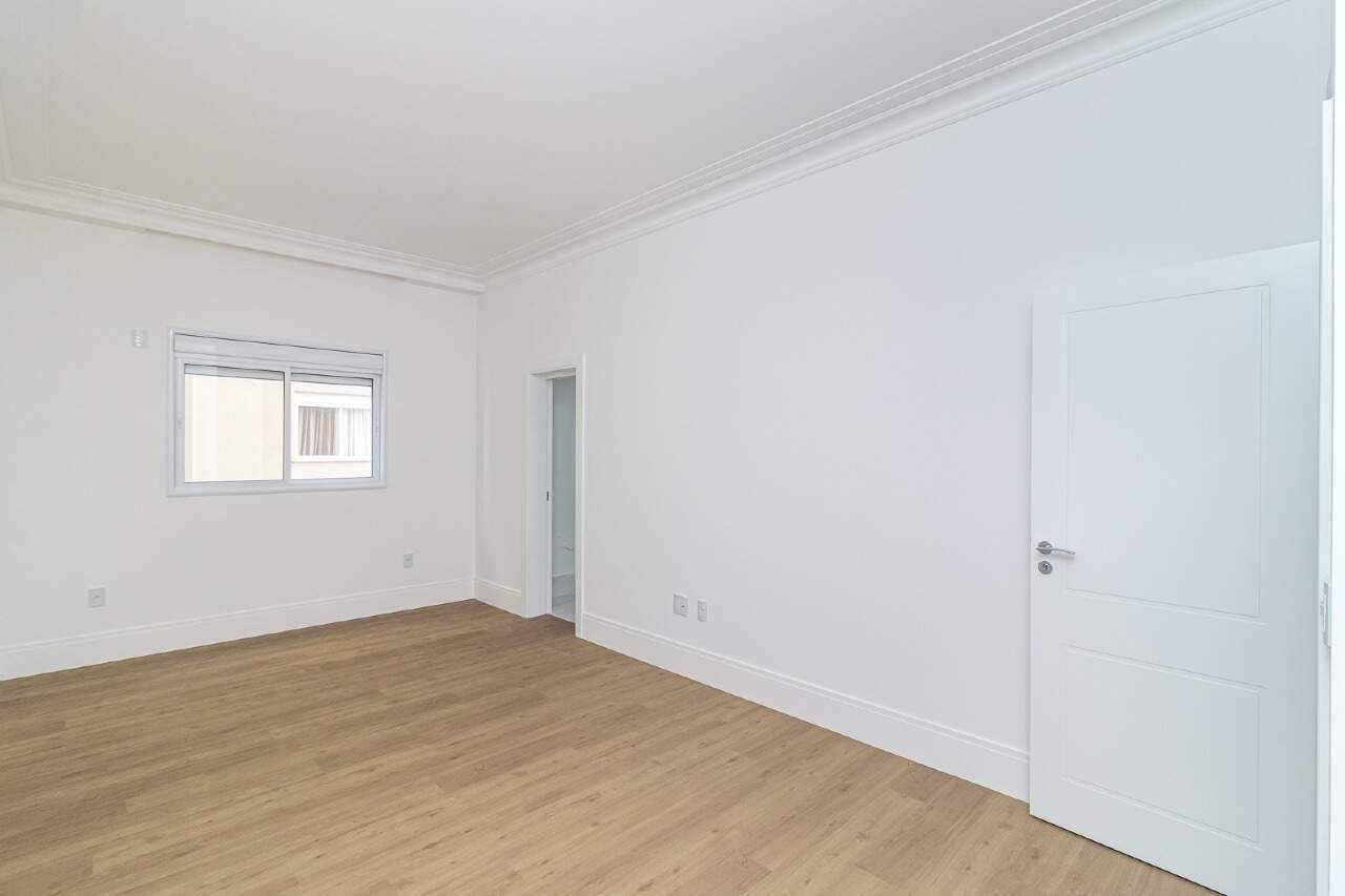 Foto do imóvel Apartamento 4 suítes no Edifício La Belle – 196m² a 60m do mar em Meia Praia, Itapema