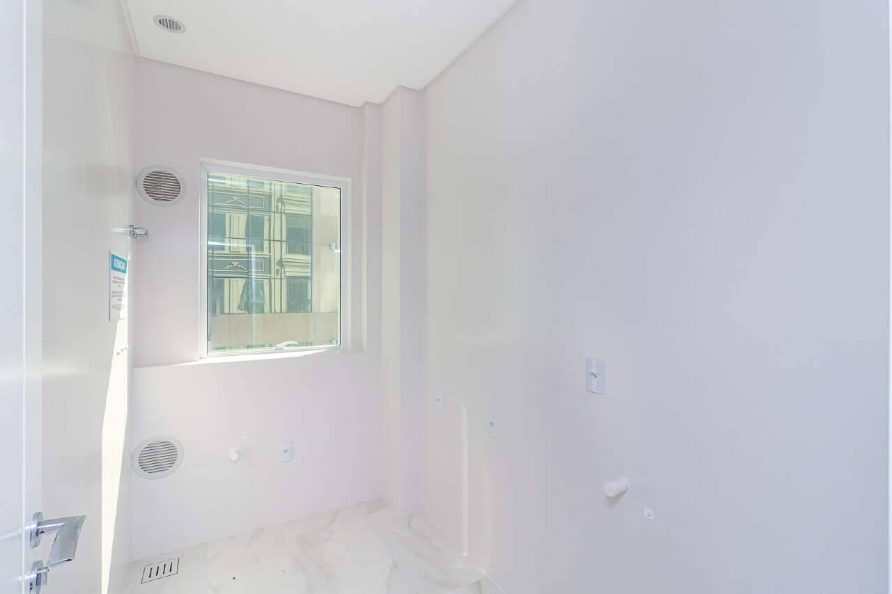 Foto do imóvel Apartamento 4 suítes no Edifício La Belle – 196m² a 60m do mar em Meia Praia, Itapema