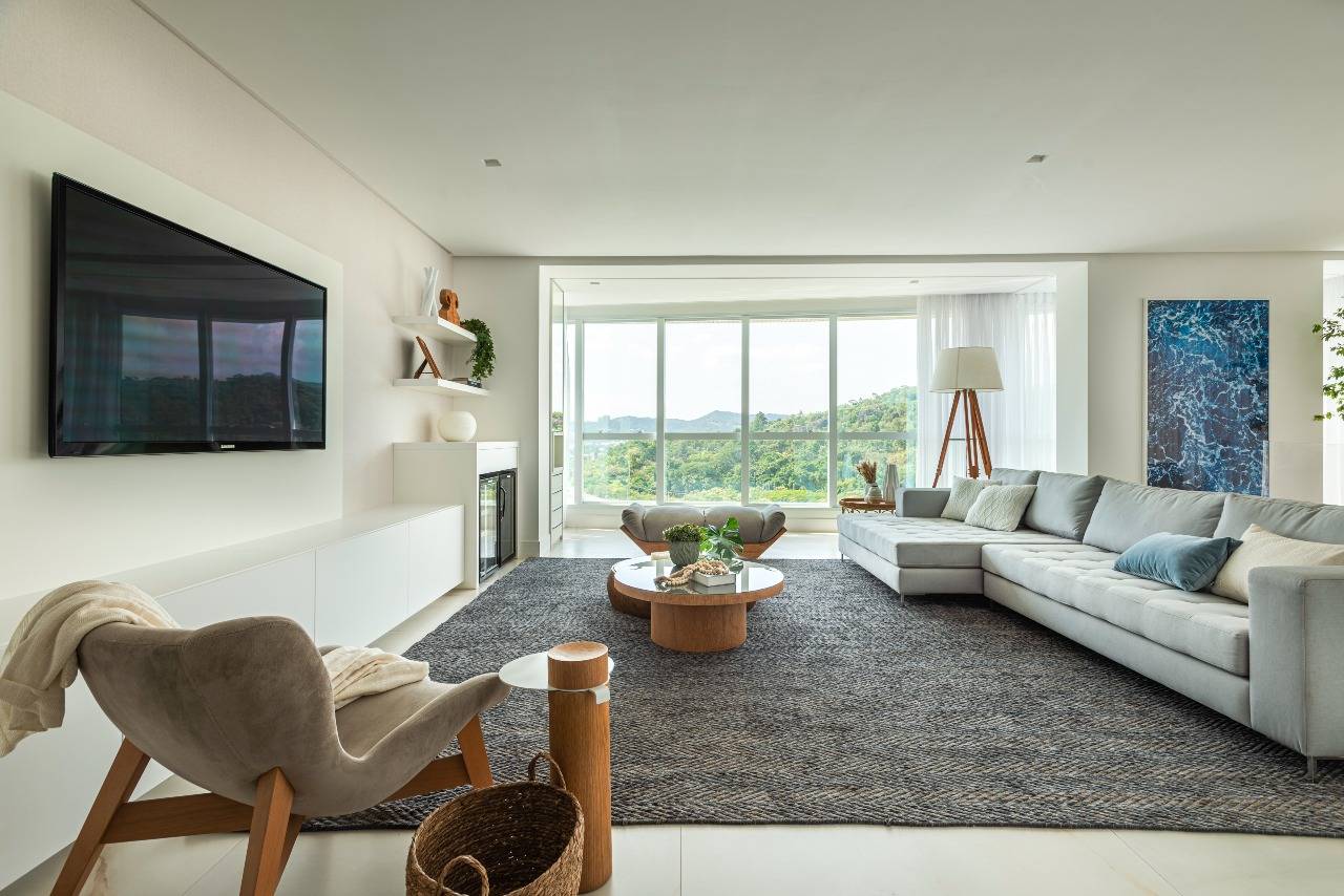 Apartamento mobiliado no Marina Beach Tower com 3 suítes na Barra Sul em Balneário Camboriú