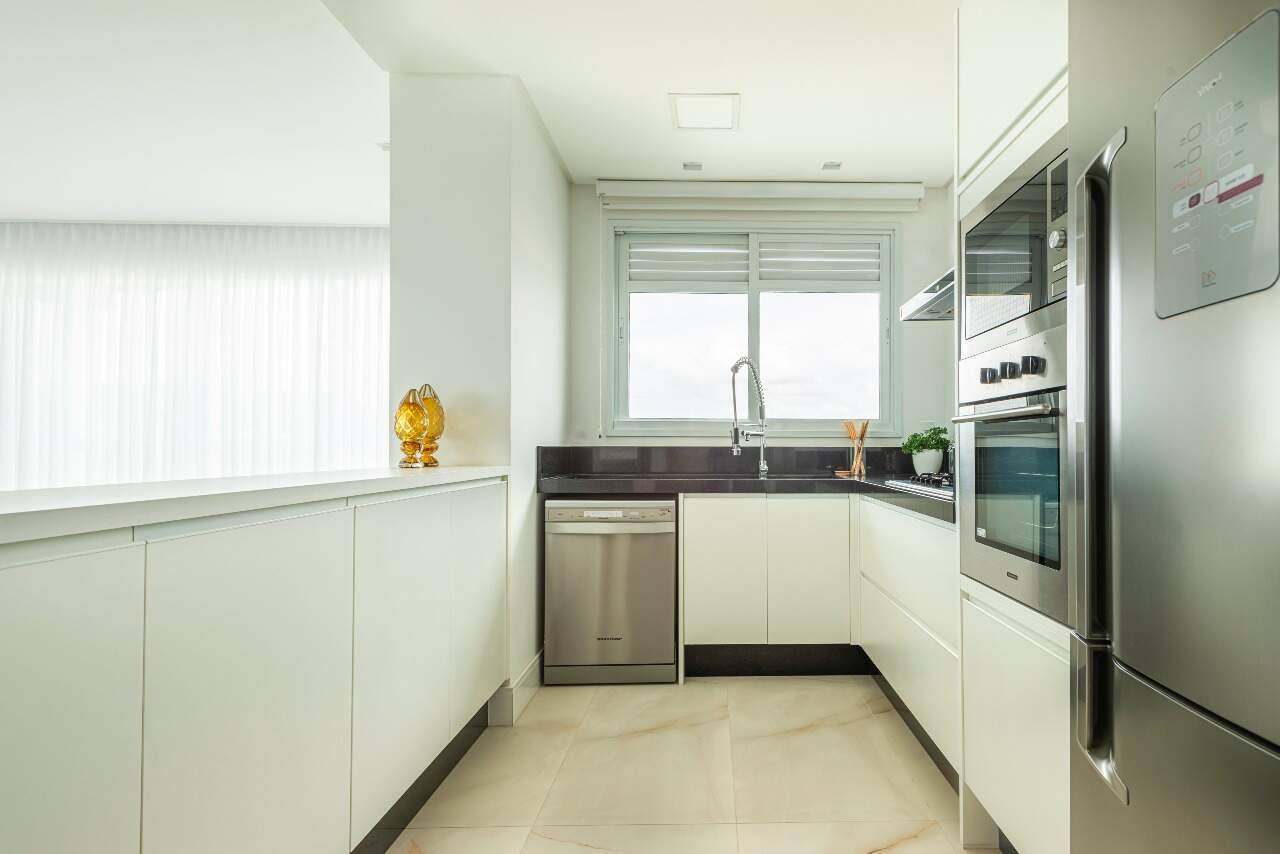 Foto do imóvel Apartamento mobiliado de 182m² no Marina Beach Tower com 3 suítes e marina exclusiva – Balneário Camboriú