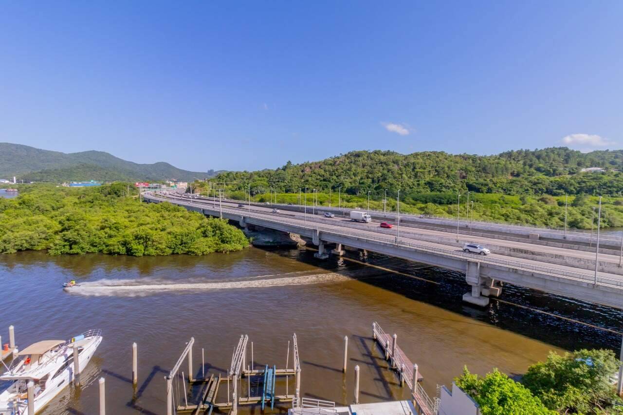 Foto do imóvel Apartamento mobiliado de 182m² no Marina Beach Tower com 3 suítes e marina exclusiva – Balneário Camboriú