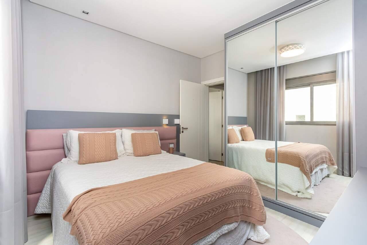 Foto do imóvel Apartamento 4 suites Quadra Mar Mobiliado a venda no Edifício Milano em Meia Praia.