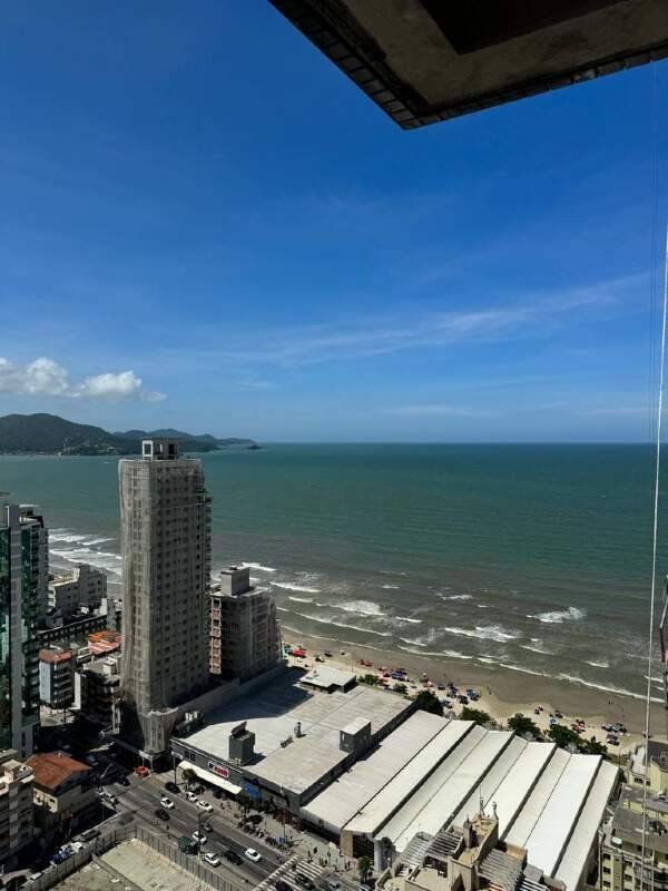 Foto do imóvel Apartamento Vista Mar com 4 Suítes no Edifício Diamond Tower em Meia Praia