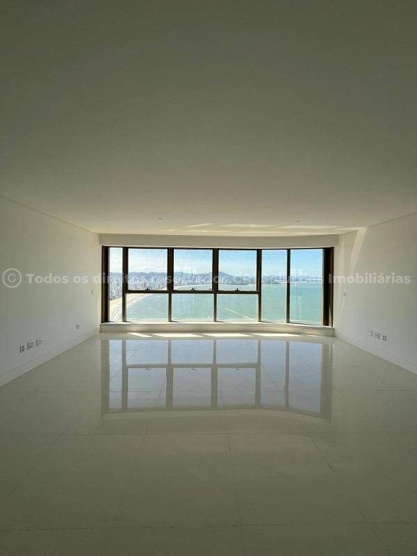 Foto do imóvel Apartamento no Yachthouse Balneário Camboriú – 261m², 4 suítes e lazer exclusivo