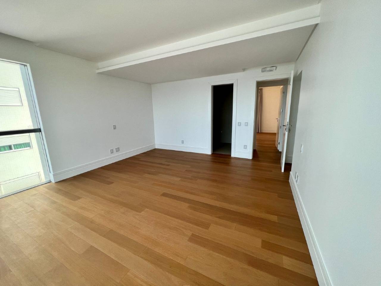 Foto do imóvel Apartamento Frente Mar com 04 suítes á venda no Edifício Splendido em Balneário Camboriú