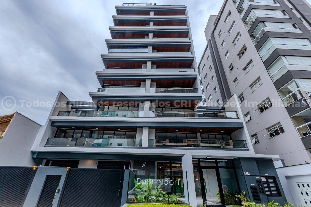 Apartamento com 3 suítes no Edifício Düsseldorf na Praia Brava de Itajaí