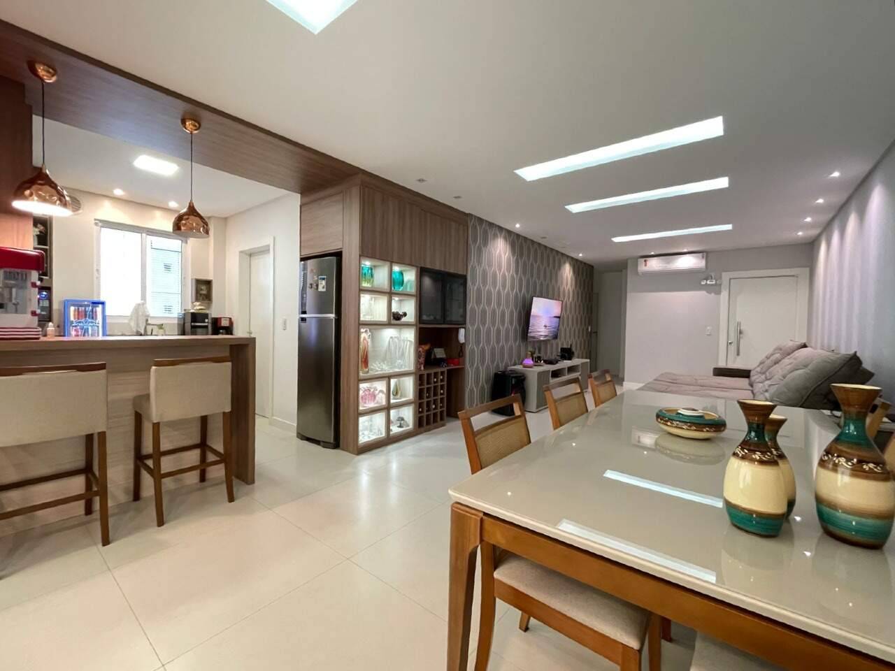 Foto do imóvel Apartamento Mobiliado com 3 Suítes no Edifício Isis Dellagnelo em Meia Praia