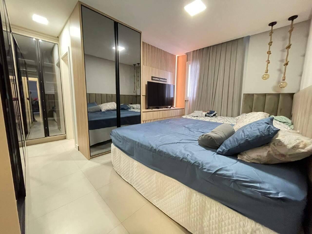 Foto do imóvel Apartamento Mobiliado com 3 Suítes no Edifício Isis Dellagnelo em Meia Praia