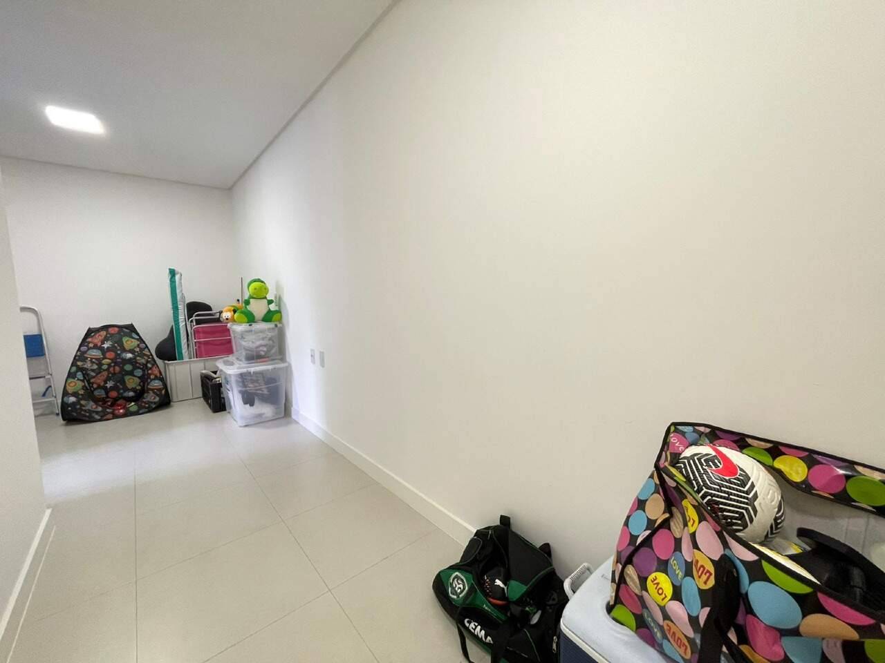 Foto do imóvel Apartamento Mobiliado com 3 Suítes no Edifício Isis Dellagnelo em Meia Praia