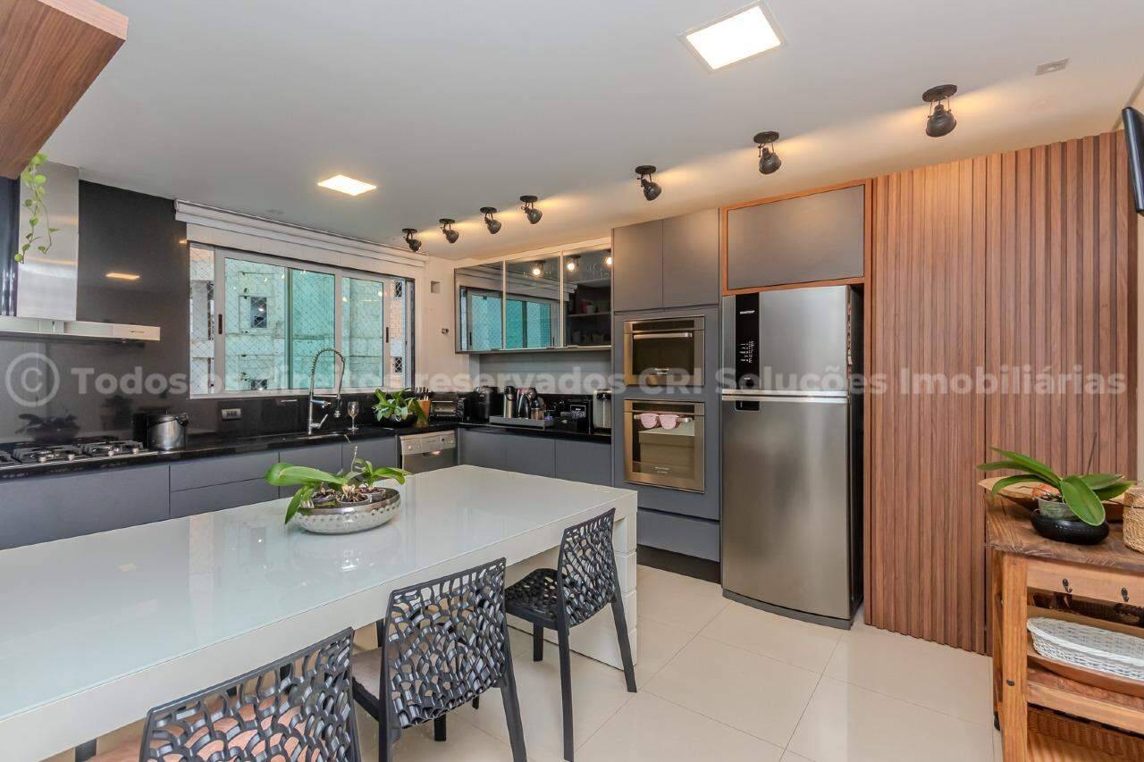 Foto do imóvel Apartamento Mobiliado com 03 suítes á venda no Edifício Alexandria em Balneário Camboriú