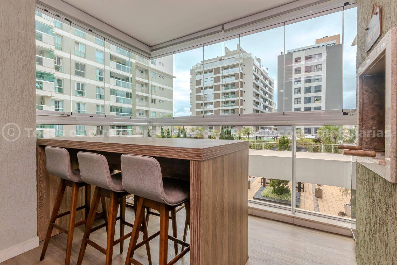 Apartamento mobiliado com 2 dormitórios no Aloha Home Resort na Praia Brava em Itajaí
