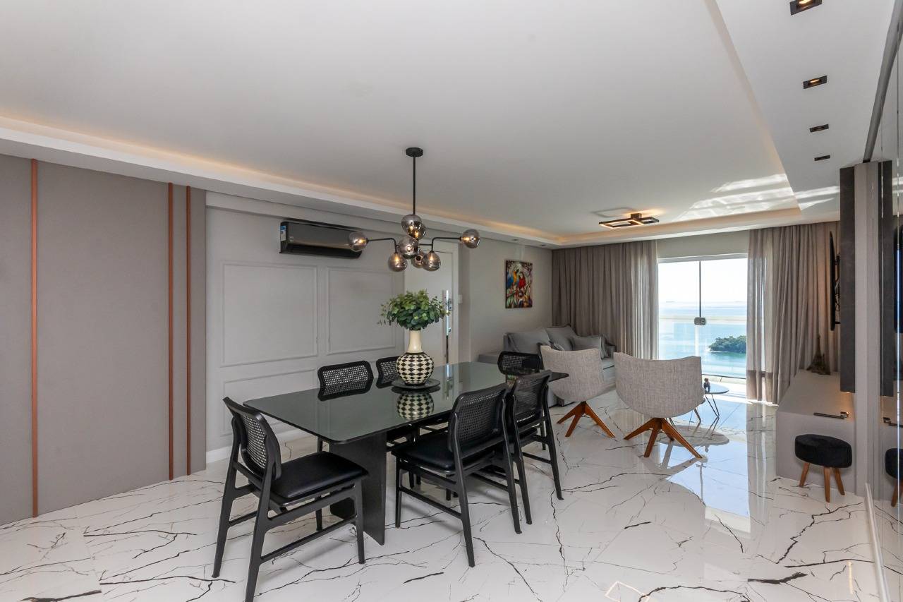 Foto do imóvel Apartamento 4 dormitórios no Edifício Imperatriz na Avenida Atlântica Balneário Camboriú