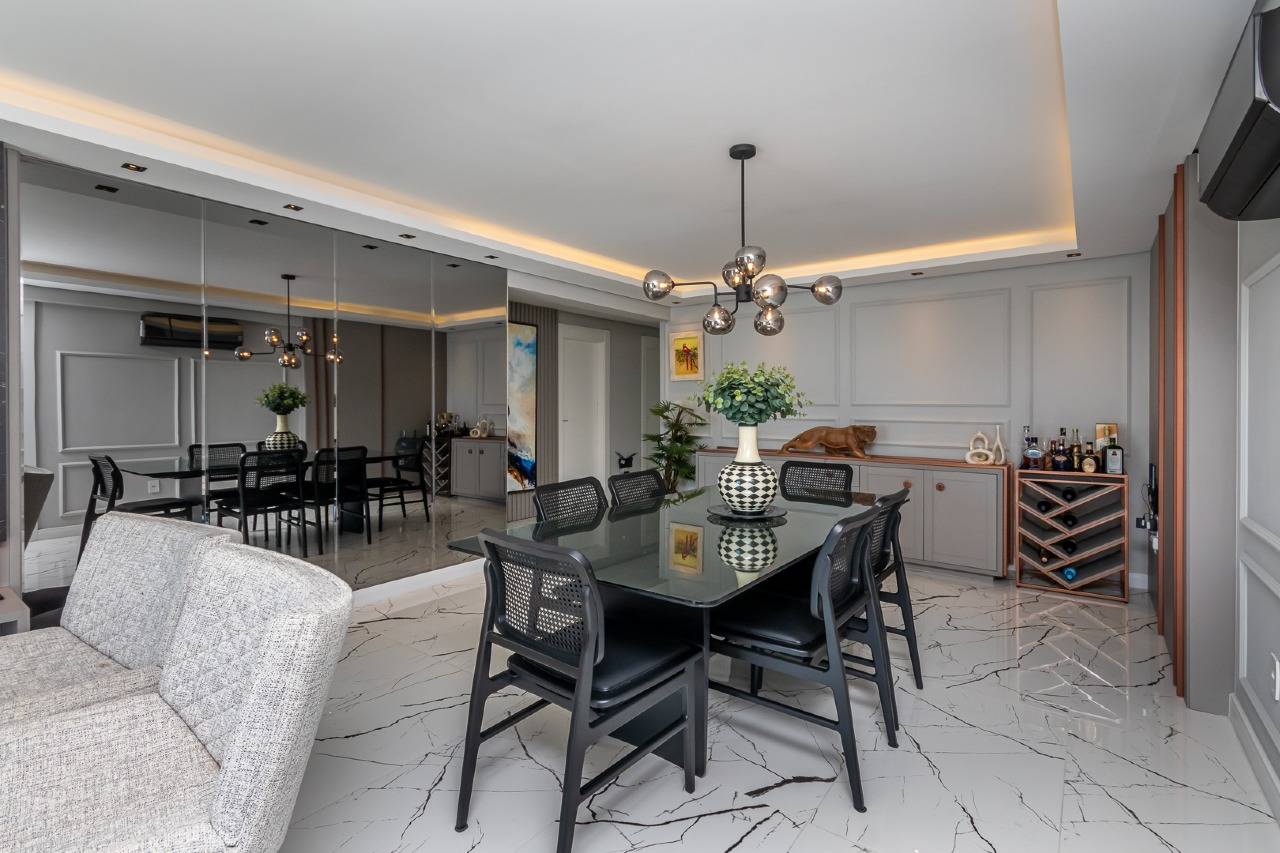 Foto do imóvel Apartamento 4 dormitórios no Edifício Imperatriz na Avenida Atlântica Balneário Camboriú