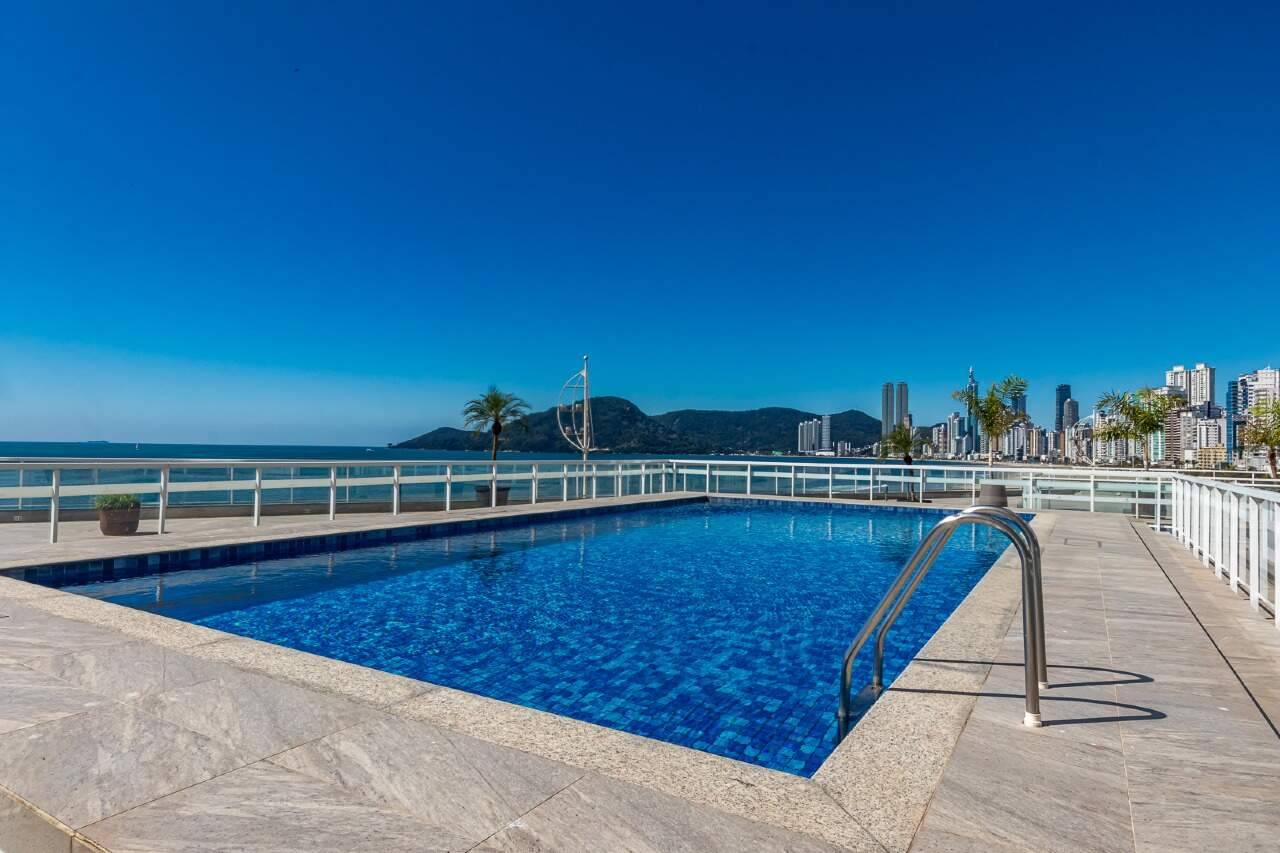 Foto do imóvel Apartamento 4 dormitórios no Edifício Imperatriz na Avenida Atlântica Balneário Camboriú