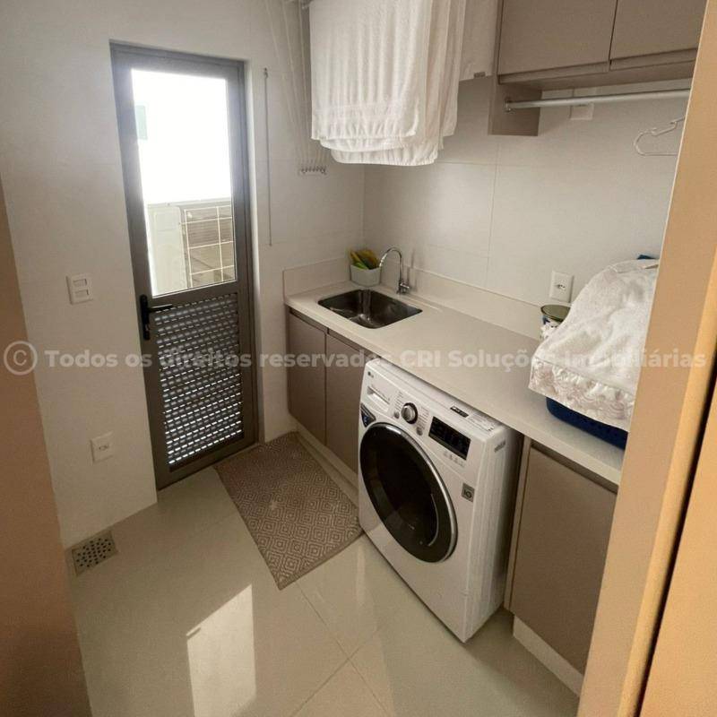 Foto do imóvel Apartamento á venda com 4 suítes e 3 vagas de garagem no Baturité na Barra Sul de Balneário Camboriú