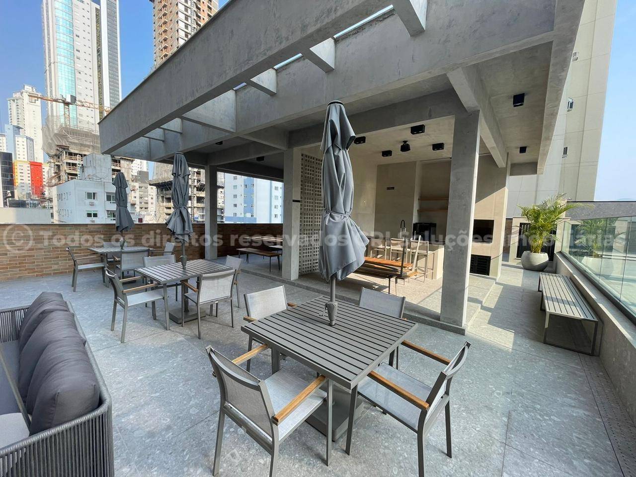Foto do imóvel Apartamento à com 4 dormitórios sendo 2 suítes no Sun Beach em Balneário Camboriú