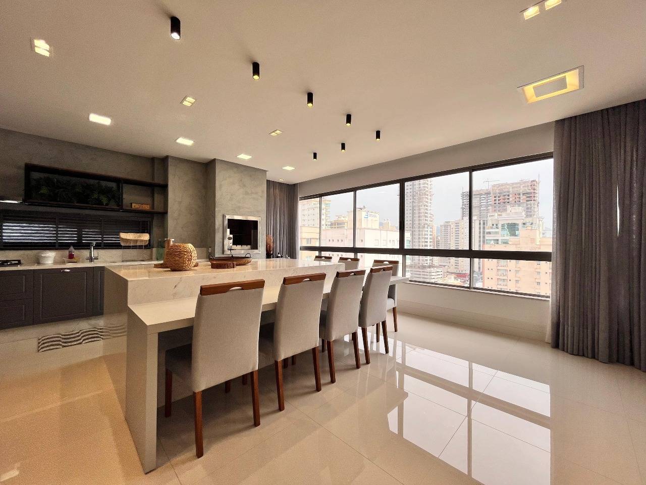 Foto do imóvel Apartamento 4 Suítes no Edifício Milano Meia Praia Itapema