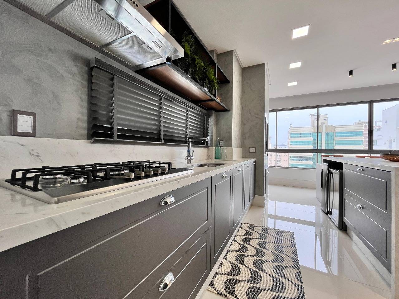 Foto do imóvel Apartamento 4 Suítes no Edifício Milano Meia Praia Itapema