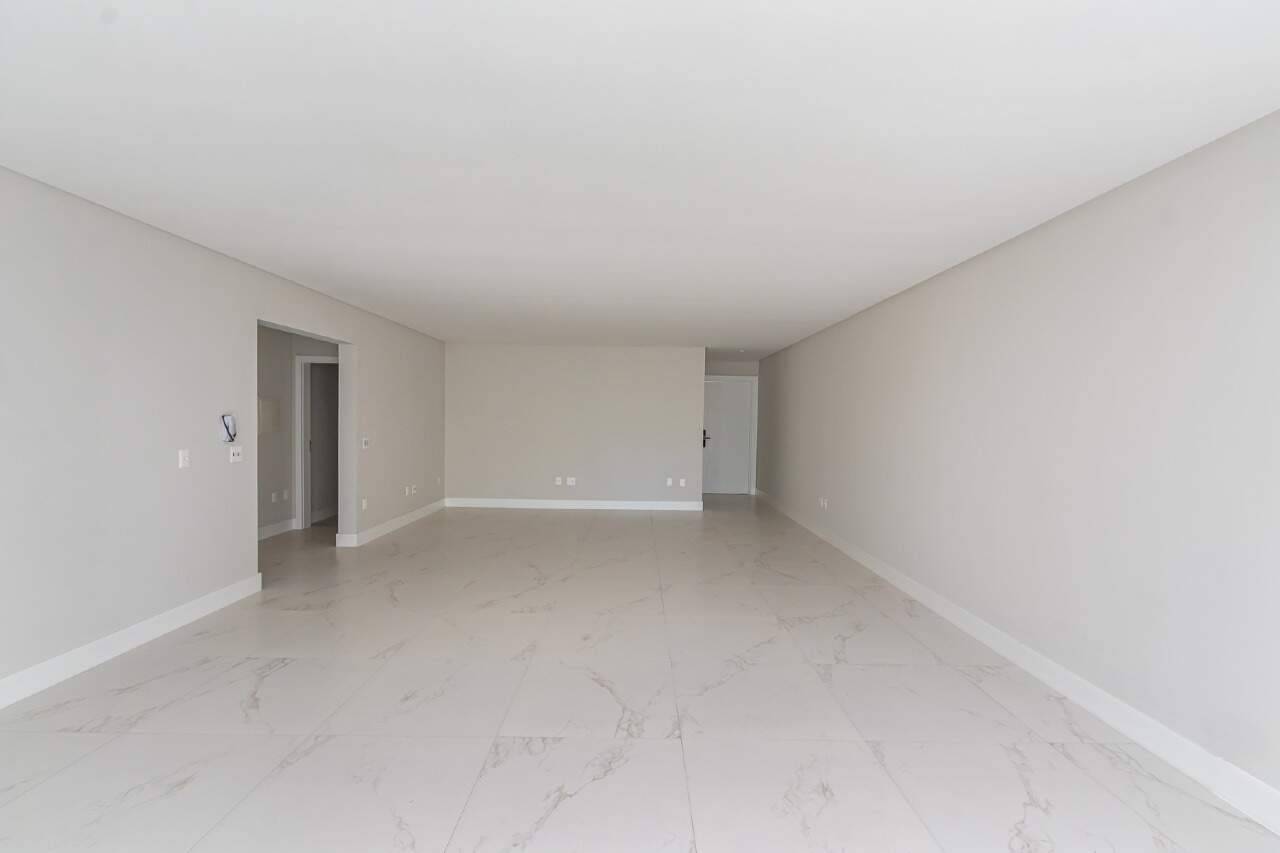 Foto do imóvel Apartamento no Garden Square com 3 suítes, varanda gourmet e 3 vagas – Meia Praia, Itapema