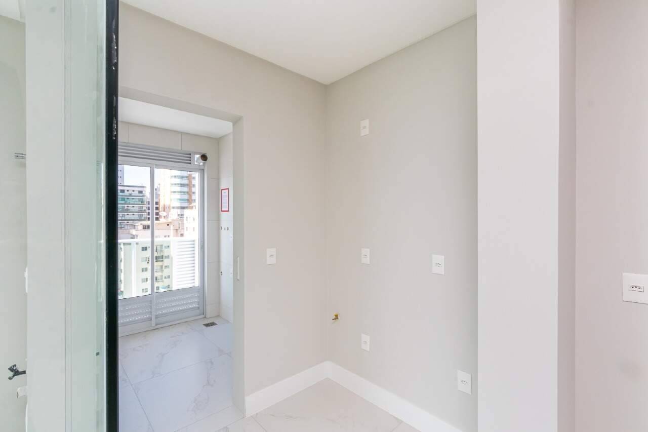 Foto do imóvel Apartamento no Garden Square com 3 suítes, varanda gourmet e 3 vagas – Meia Praia, Itapema