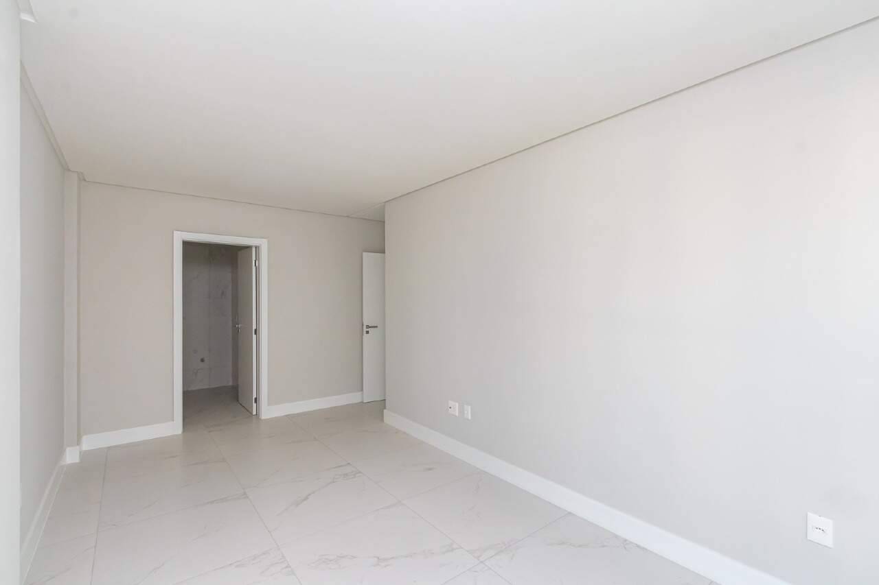 Foto do imóvel Apartamento no Garden Square com 3 suítes, varanda gourmet e 3 vagas – Meia Praia, Itapema