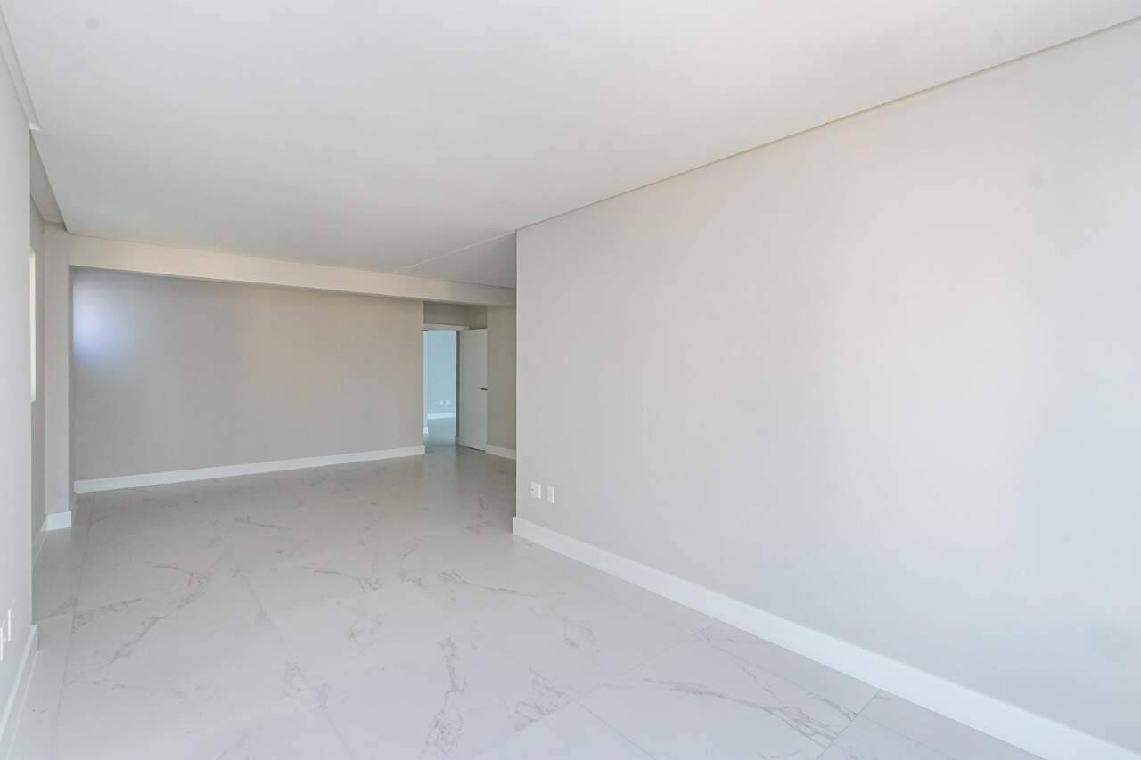 Foto do imóvel Apartamento no Garden Square com 3 suítes, varanda gourmet e 3 vagas – Meia Praia, Itapema